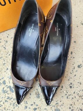 Louis Vuitton Brown Monogram and Black Patent Pointed Pumps